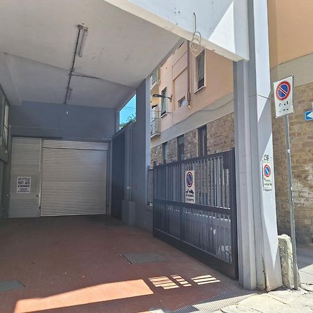 Flat Moon Over Florence Terrace And Free Parking 外观 照片